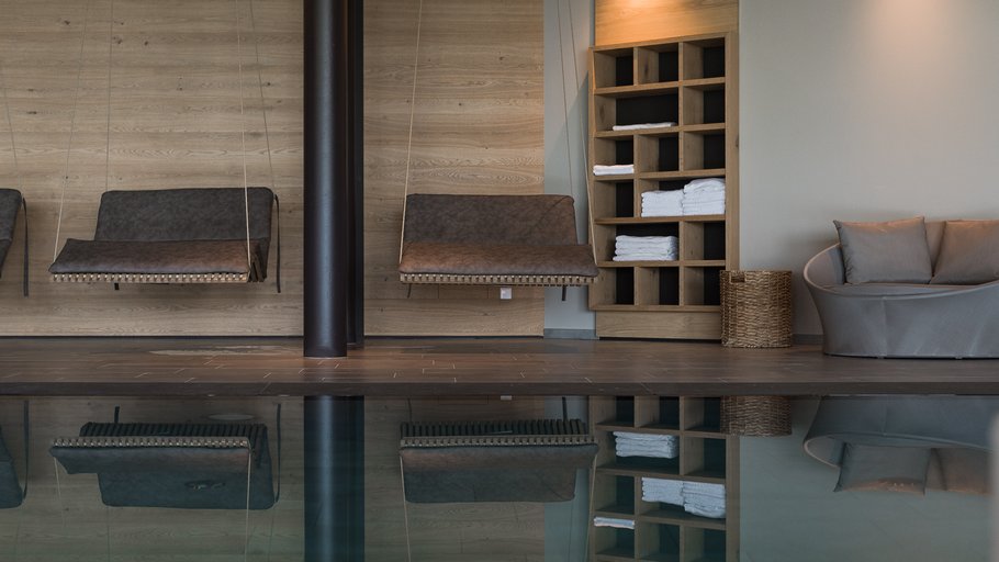 Your hotel in Schenna with pool Your hotel in Schenna with pool