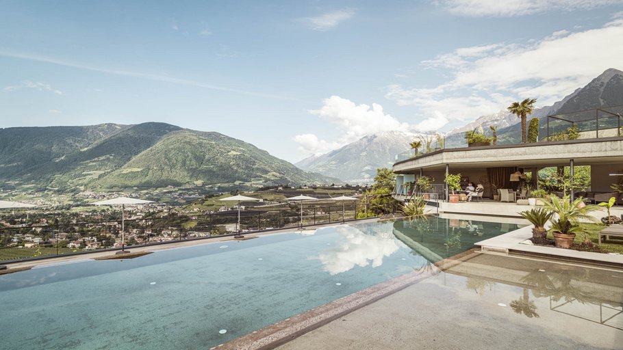 Eschenlohe: Ihr Hotel in Schenna mit Infinity Pool